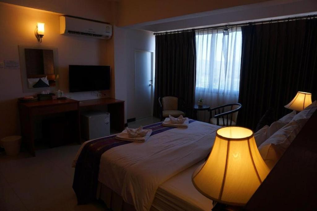 Sirimathani Hotel Loei Ngoại thất bức ảnh