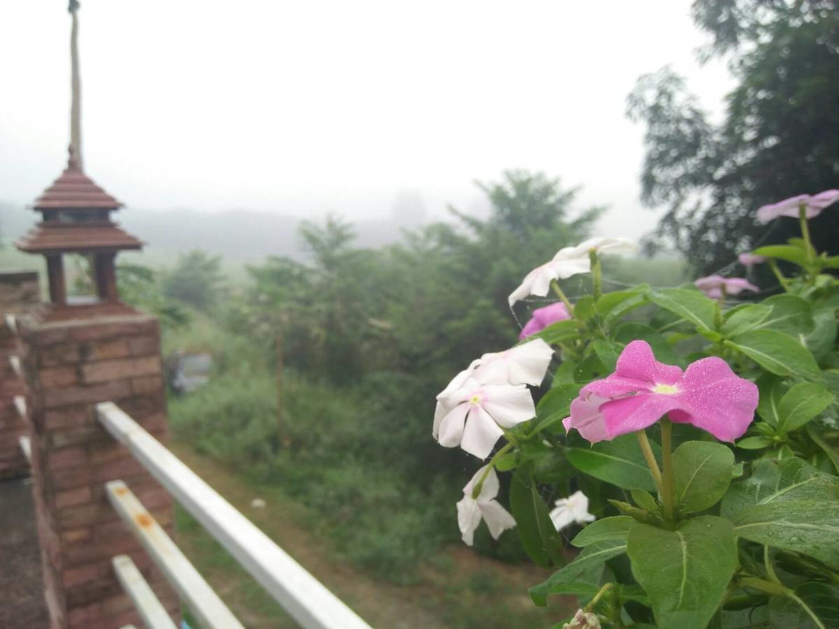 Sirimathani Hotel Loei Ngoại thất bức ảnh